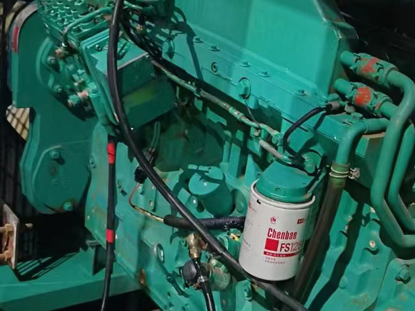 建阳如何确定新的发电机组控制系统是否与原系统兼容？