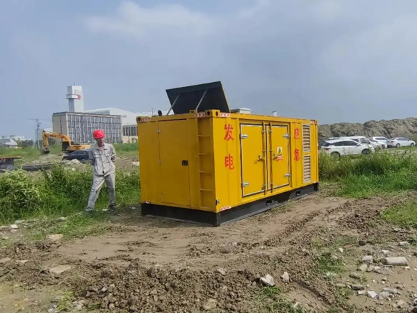 建阳200KW柴油发电机机组每小时的油耗量受哪些因素影响？